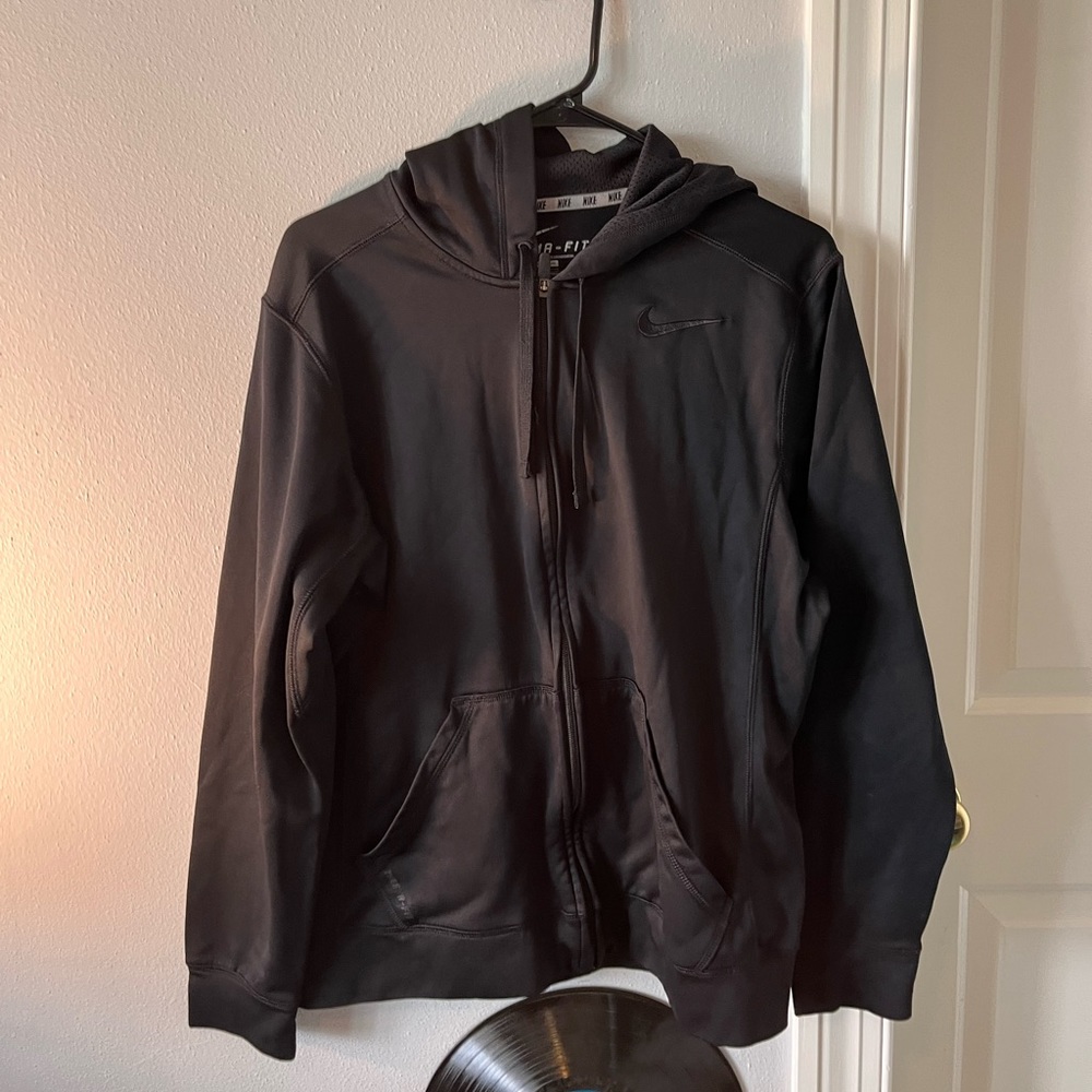 black nike zip up hoodie